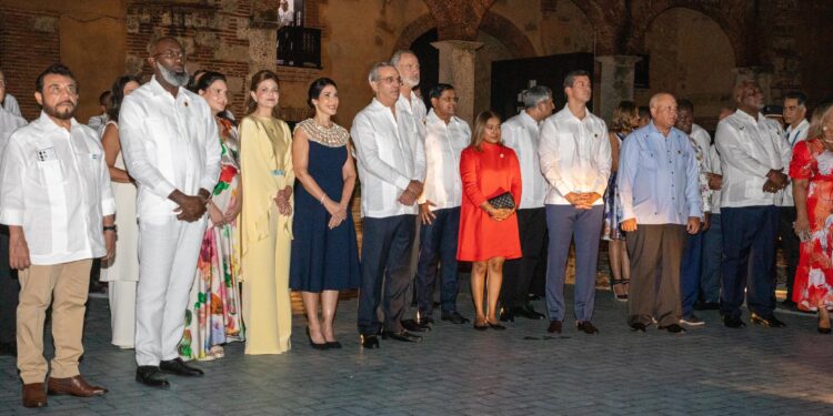 Presidentes y delegaciones disfrutan noche de gala histórica