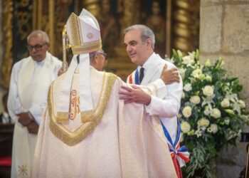 Abinader honra 161 aniversario de la Restauración Nacional