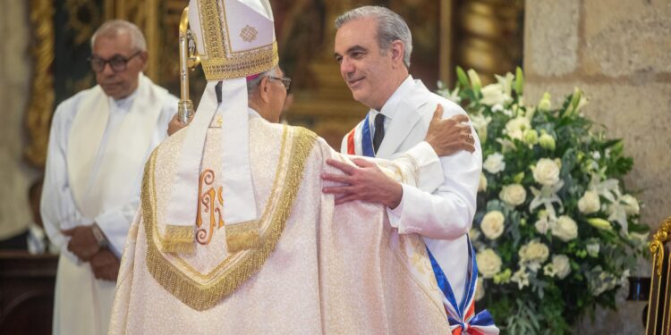 Abinader honra 161 aniversario de la Restauración Nacional