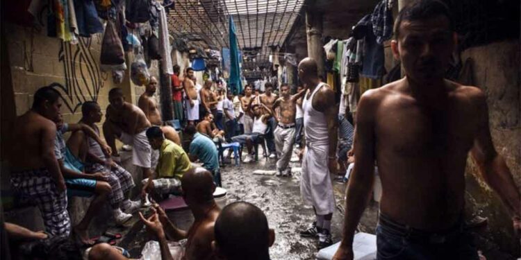 Inseguridad en cárceles haitiana deja 78 presos muertos