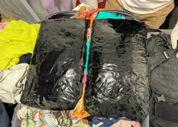 Mujer española arrestada con más de cuatro kilos de droga