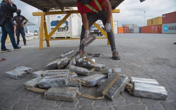 Autoridades decomisan 84 paquetes de cocaína destinada a Canadá