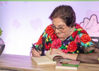 Arabella Michelén Namnún presentan libro "Odontología, Salud, Prevención y Sonrisa"