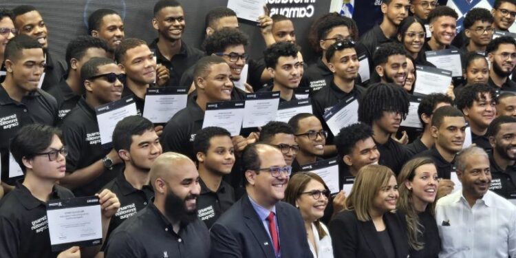 RD tiene otros 124 jóvenes formados en Inteligencia Artificial