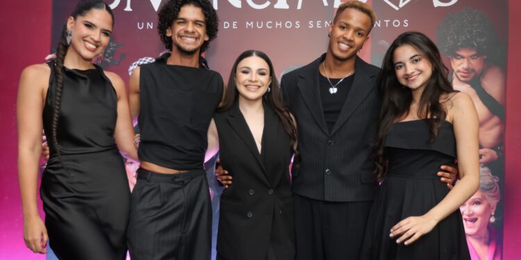 Estrenan comedia musical 'Divorciados' en la Sala Manuel Rueda