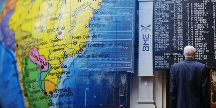 Las bolsas de América Latina se suman al 'lunes negro' 