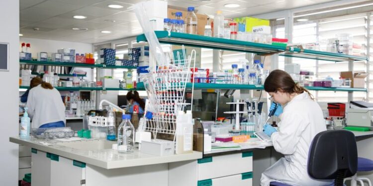 Nuevos biomarcadores detectan cáncer sin biopsias invasivas y dolorosas