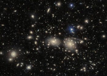 Este es el cúmulo de galaxia que inspiró las teorías sobre la materia oscura