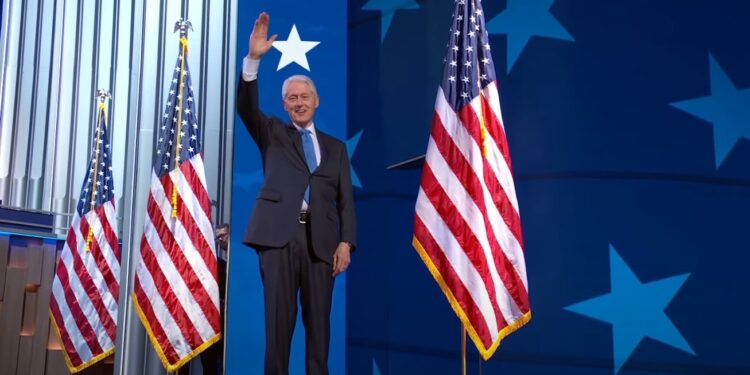 Clinton, Pelosi y Winfrey instan a votar por Harris y Walz