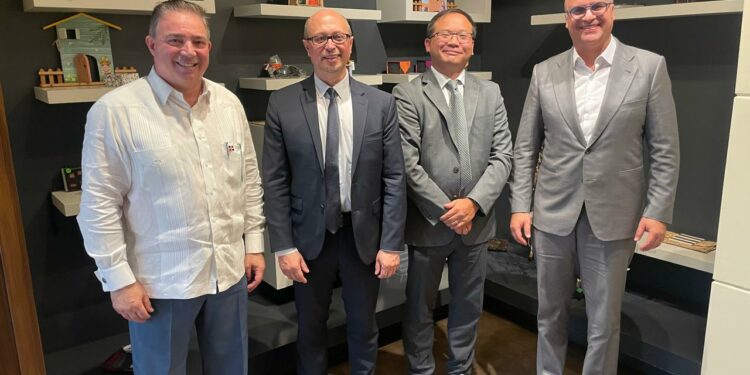 Nuevo director del IDAC, Igor Rodríguez, inicia contactos en reunión del Gran Caribe