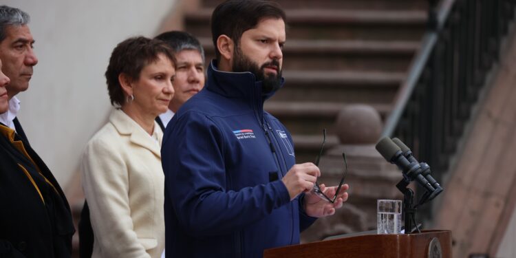 Presidente Boric condena la expulsión de Venezuela de periodistas chilenos