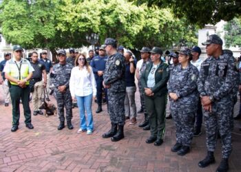 Alcaldesa encabeza inicio plan piloto de seguridad en Ciudad Colonial