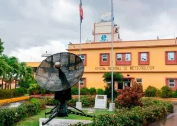 Huracán Ernesto: Lluvias y alertas impactan el norte del país