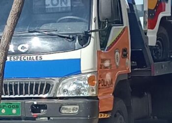 Oposición venezolana enfrenta dura represión tras masiva manifestación