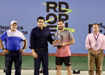 Dzumhur logra el bicampeonato del RD Open, presentado por el Ministerio de Turismo