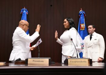 Dharuelly D´Aza juramentada como vicepresidenta de Diputados