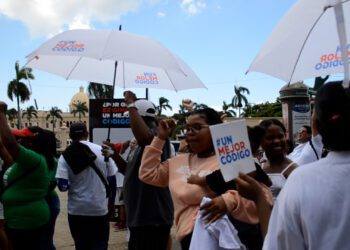 En masiva concentración exigen un nuevo Código Penal en RD