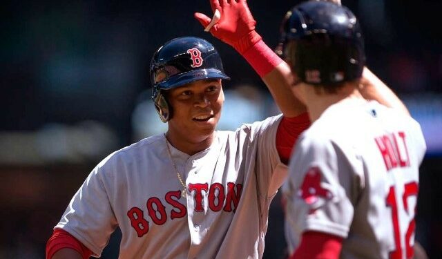 Rafael Devers hace historia con jonrón número 200