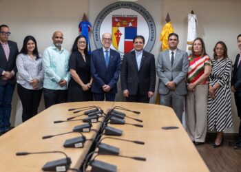 Consejo de Cambio Climático y PUCMM impulsan estudio en ciudades costeras turísticas