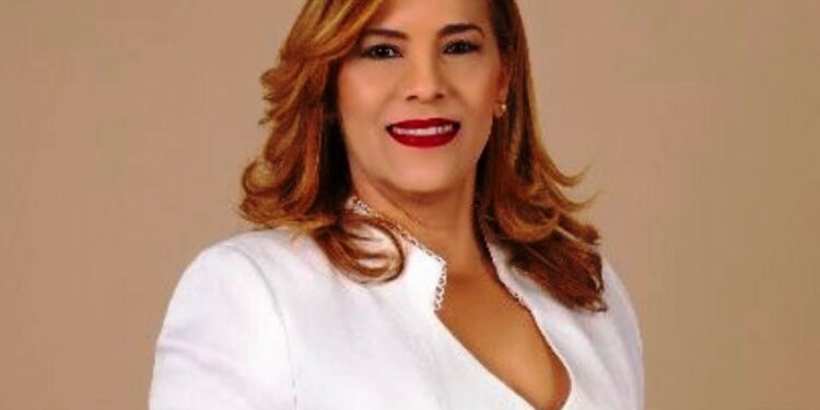 Regidora Isabel Pérez desafía error: reafirma lealtad inquebrantable al PLD