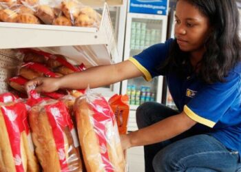 El desempleo juvenil disminuye en el mundo y se espera que siga cayendo