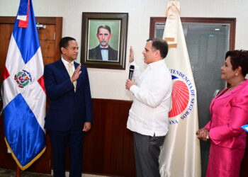 Julio César Valentín asume como nuevo Superintendente de Seguros