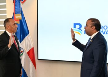 Nelson Arroyo asume vicepresidencia de Seguros Reservas