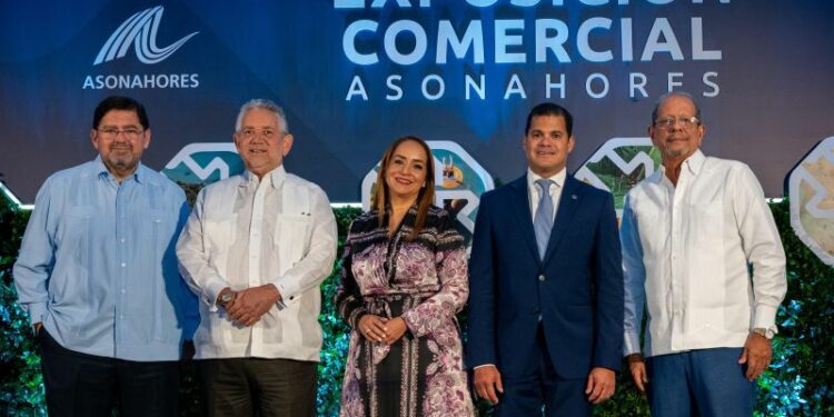 Asonahores promueve innovación turística en exposición comercial 2024