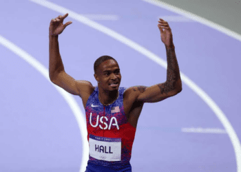 Quincy Hall gana el Oro en los 400 metros masculinos en París 2024
