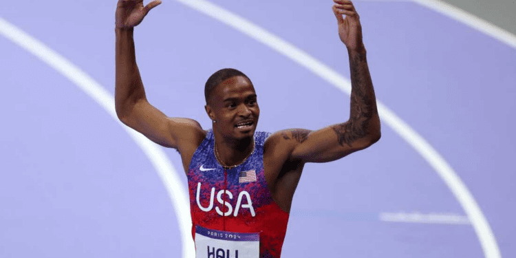 Quincy Hall gana el Oro en los 400 metros masculinos en París 2024