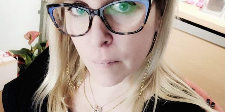 Exceso de halagos crea niños egocéntricos y desconectados