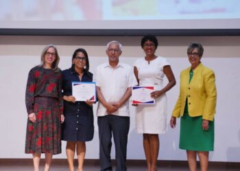 Minerd reconoce a docentes que alfabetizaron a más del 90 % de sus estudiantes