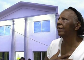 Empresario Carbone entrega tres viviendas a parientes de Marileidy Paulino