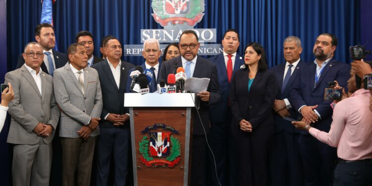 Abinader somete al Congreso proyecto de reforma constitucional