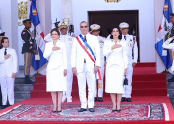 Abinader promete más transparencia y combate a la corrupción