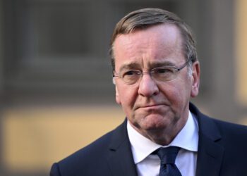 Ministro alemán de Defensa exige aumento del gasto militar de la OTAN