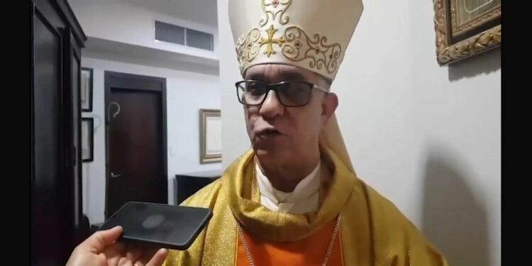 Arzobispo de Santiago respalda blindaje a la constitución dominicana