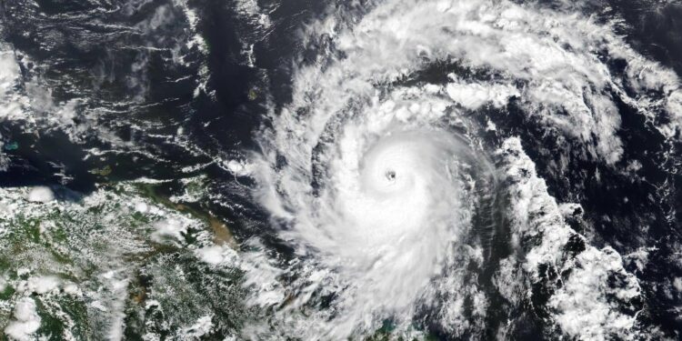 Puerto Rico y el Caribe se preparan ante el avance del potencial ciclón tropical