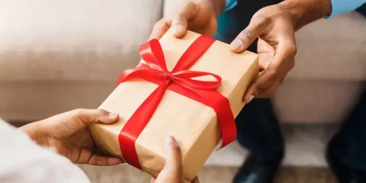 Intercambio de regalos impulsaron cambios sociales al crear jerarquías y desigualdades.