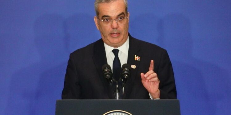 Presidente Abinader regresa tras Asamblea General de la ONU