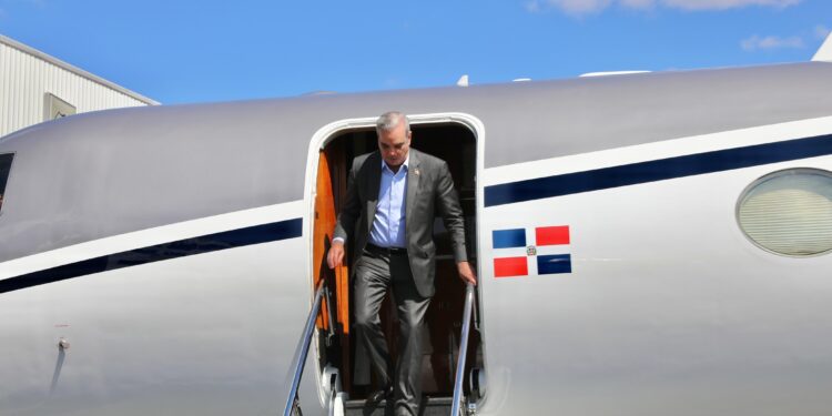 Abinader llega a Nueva York para participar en la ONU