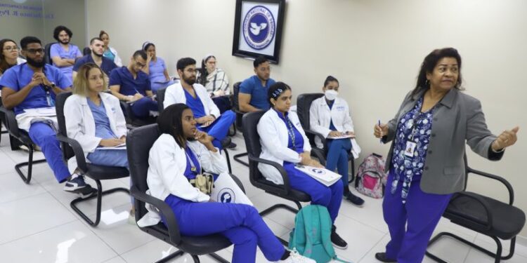 Capacitan médicos del futuro contra el flagelo de las drogas en RD