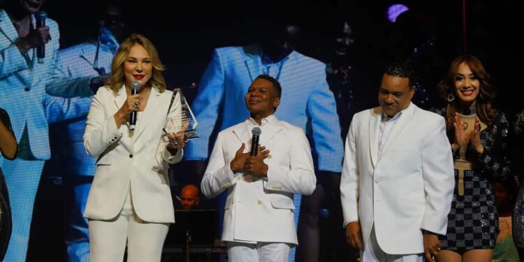 Raymond y Miguel reciben homenaje cultural