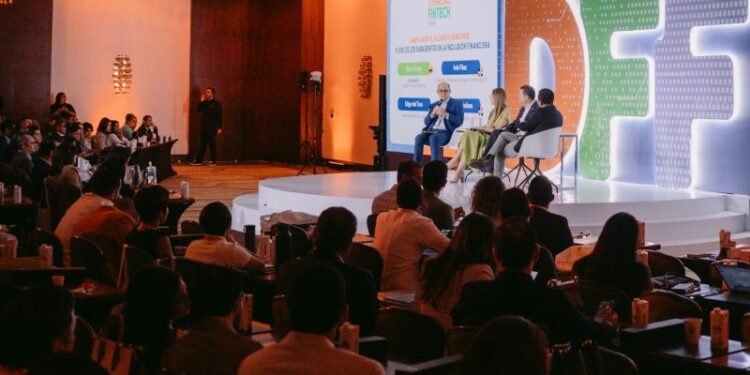 El liderazgo fintech dominicano crece en el Caribe entero