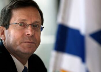 El presidente de Israel desvincula al país de ataques con dispositivos al Líbano