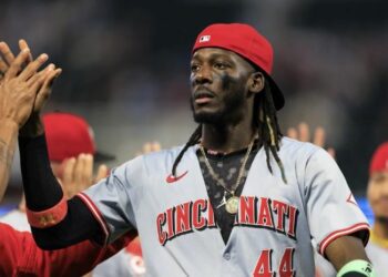 De La Cruz pega grand slam  en Las Mayores