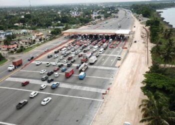 Defienden más flujo de vehículos por peajes refleja una economía en crecimiento