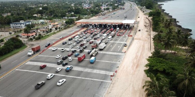 Defienden más flujo de vehículos por peajes refleja una economía en crecimiento