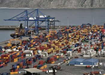 Economía global frenará crecimiento empujada por Estados Unidos y China