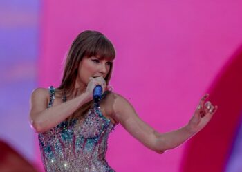 Taylor Swift anuncia su respaldo a Harris; Trump reacciona
